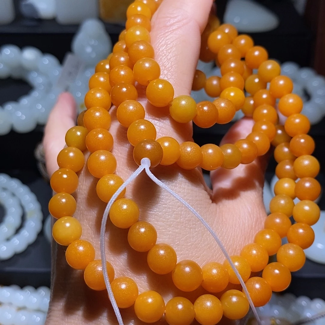 丁***丁和田玉未镶嵌手链