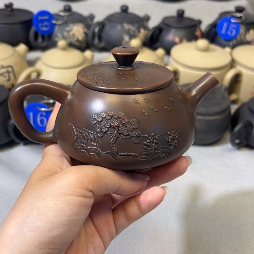 【闪购商品】红泥 堆雕山水 容量 190c c