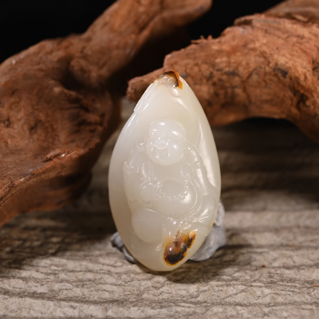 LOT8872和田玉弥勒佛挂件【籽】】/保利