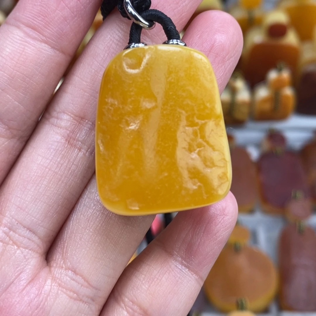 蜜蜡未镶嵌珠宝奇石