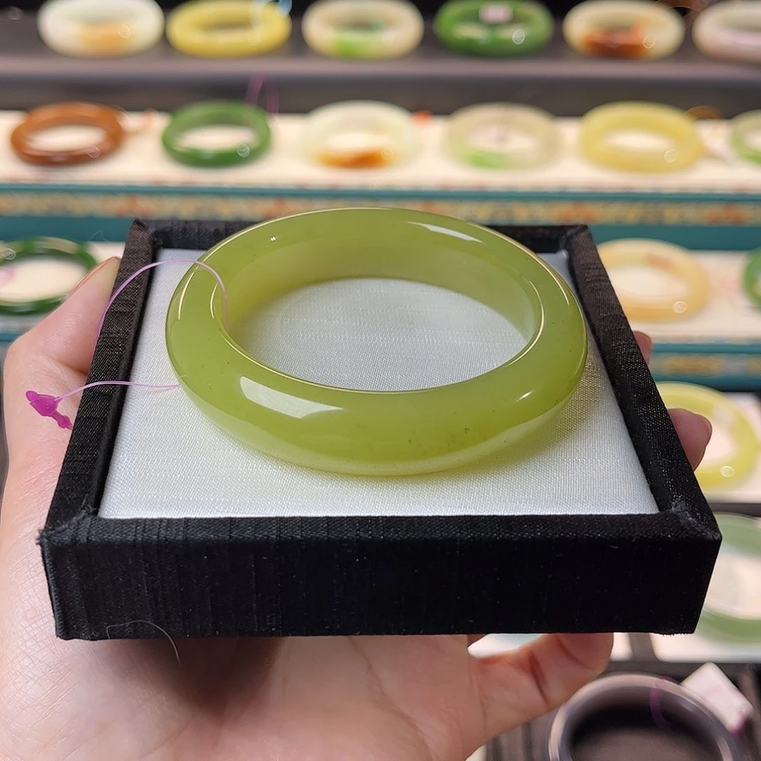 和田玉手镯未镶嵌  黄青花