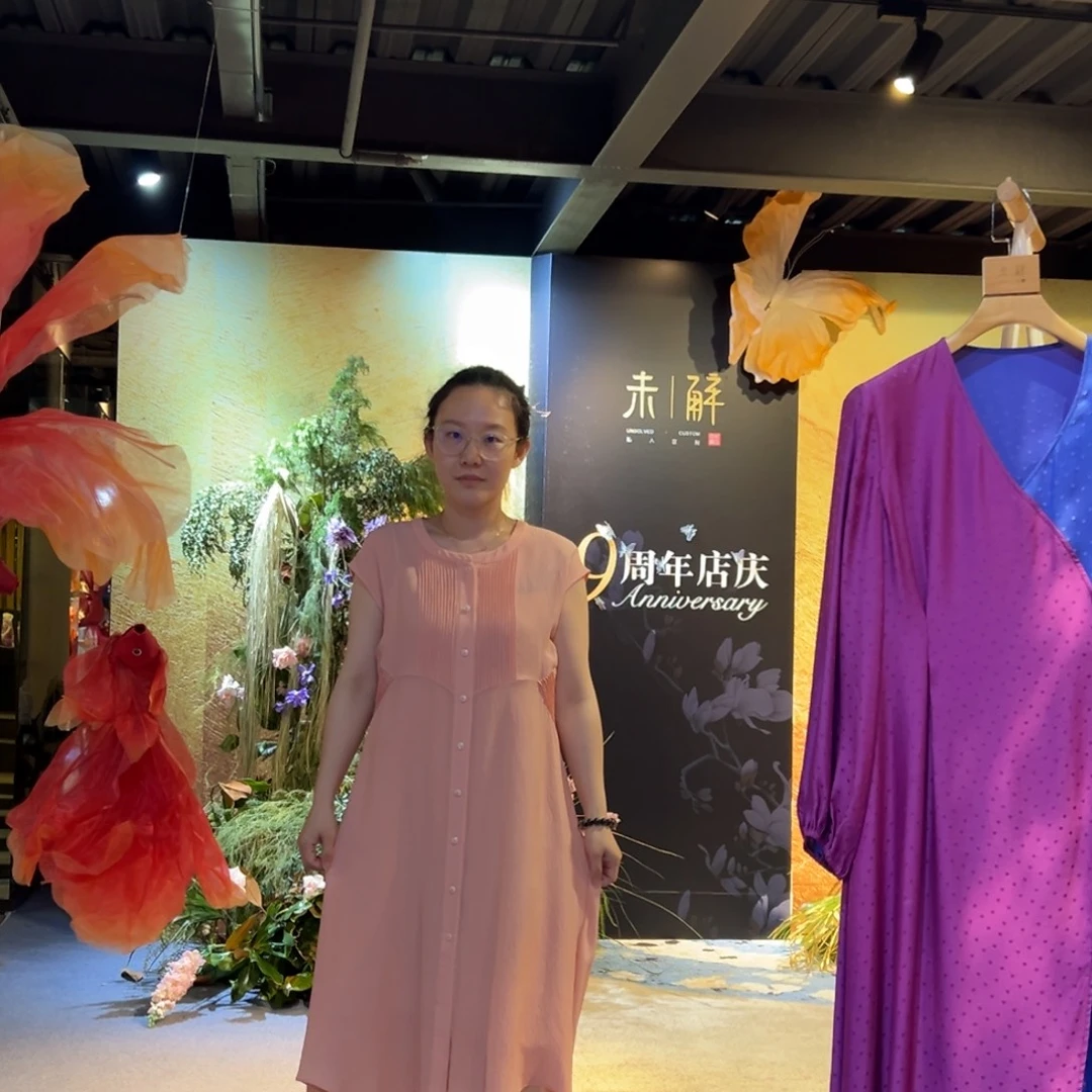 常规粉色连衣裙 现货