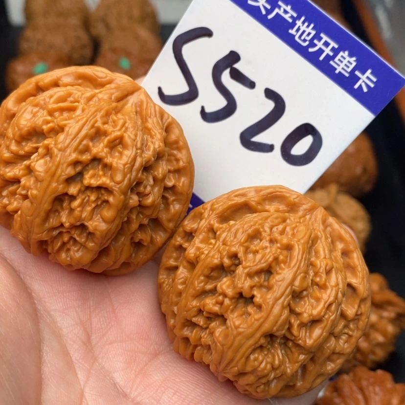 【闪购商品】文玩核桃把件粗筋44全品
