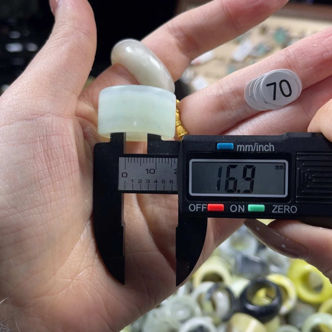 蛇纹石玉未镶嵌戒指