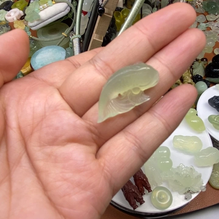 蛇纹石玉合金颈饰