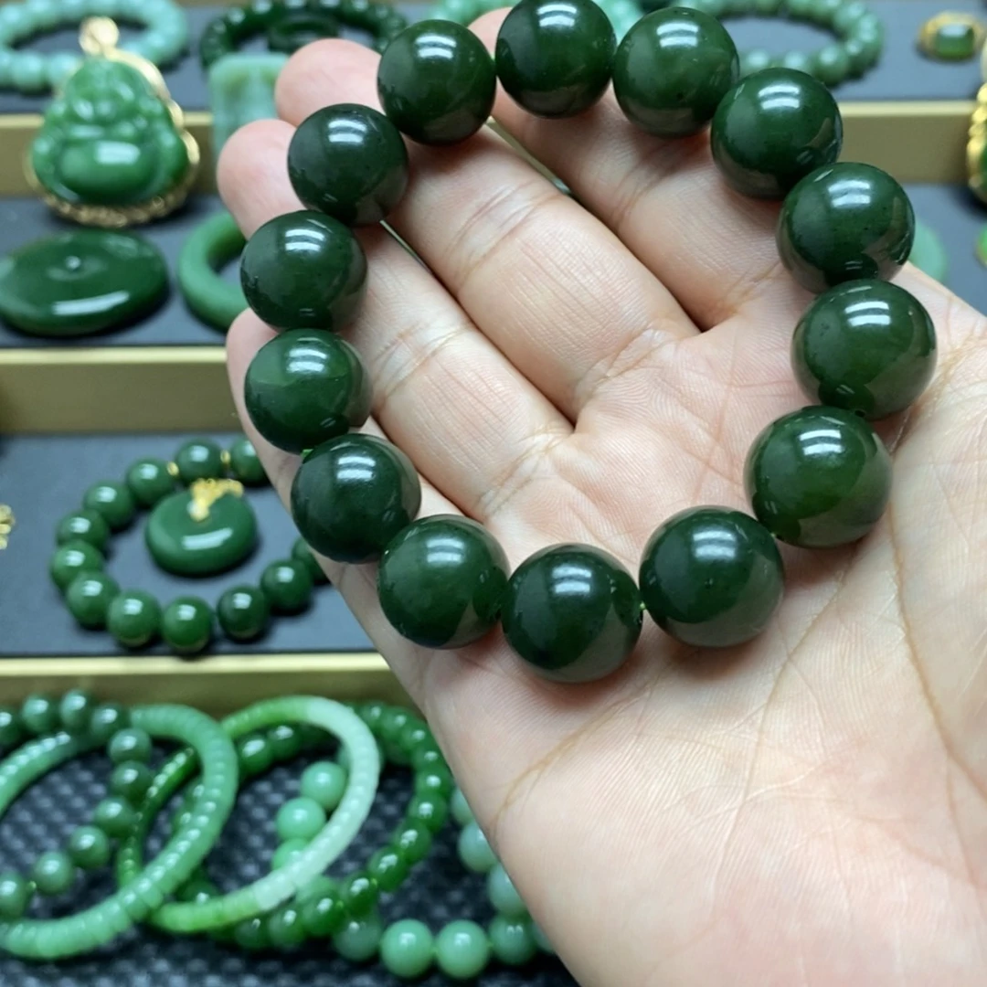 王***路和田玉（碧玉）未镶嵌手链