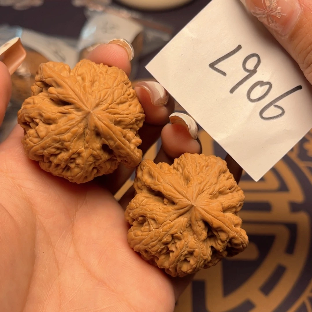 文玩核桃把件粗筋46