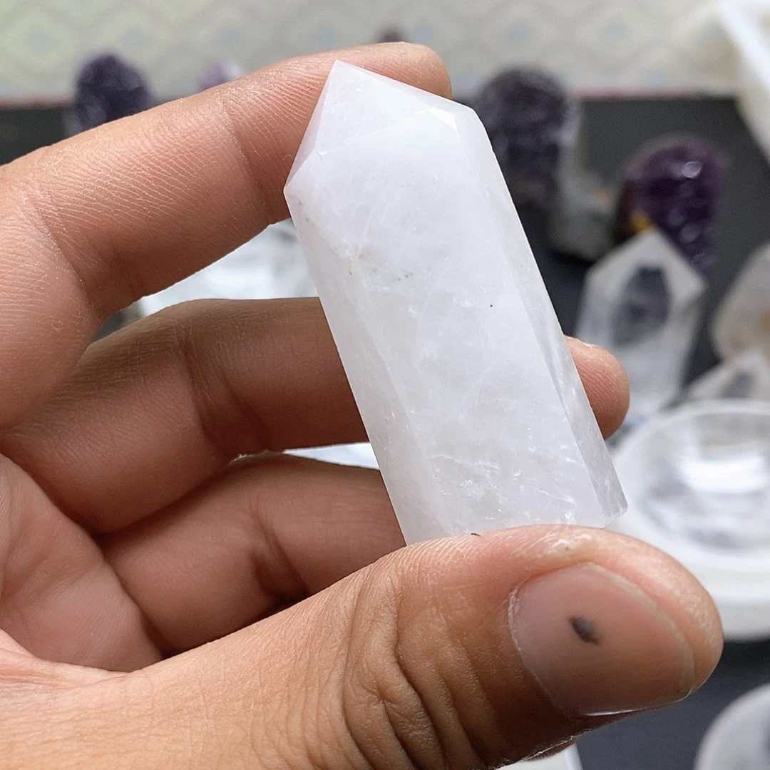 未镶嵌颈饰水晶215