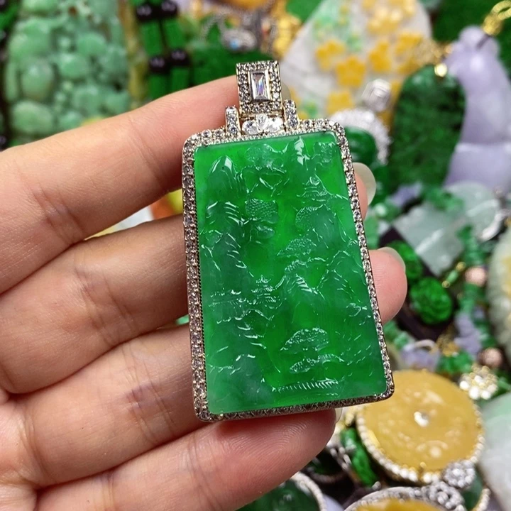 翡翠未镶嵌吊坠(赠链)一****树