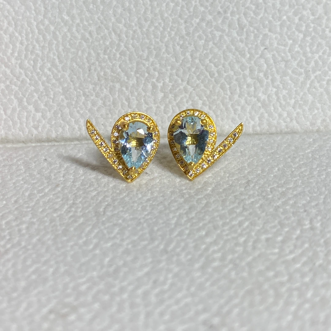 18K金满钻海蓝宝耳钉