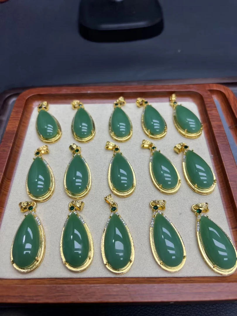 01号 和田玉水滴吊坠赠链