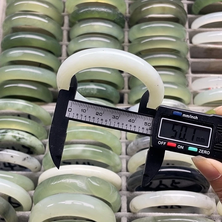 蛇纹石玉未镶嵌手镯249