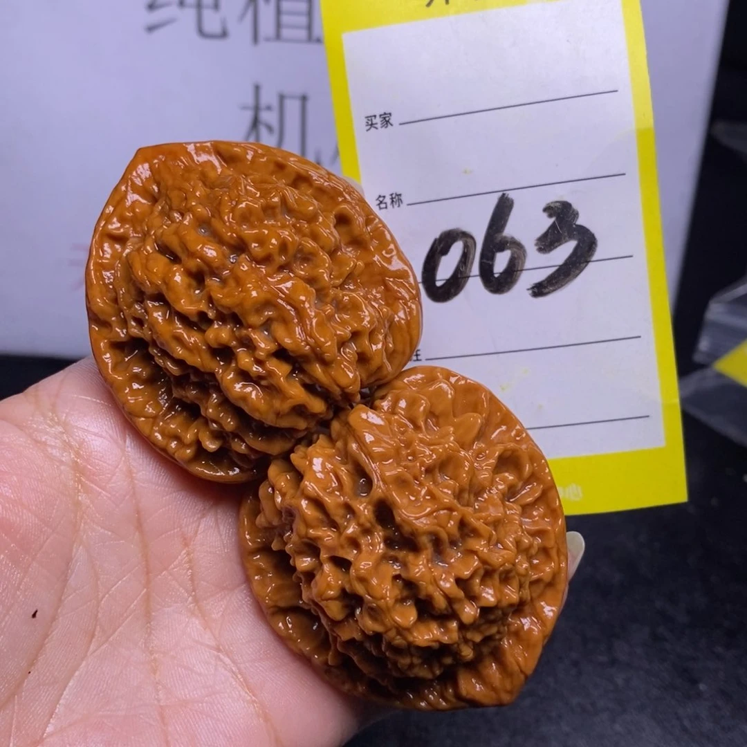 文玩核桃把件刘*虎063/47官帽