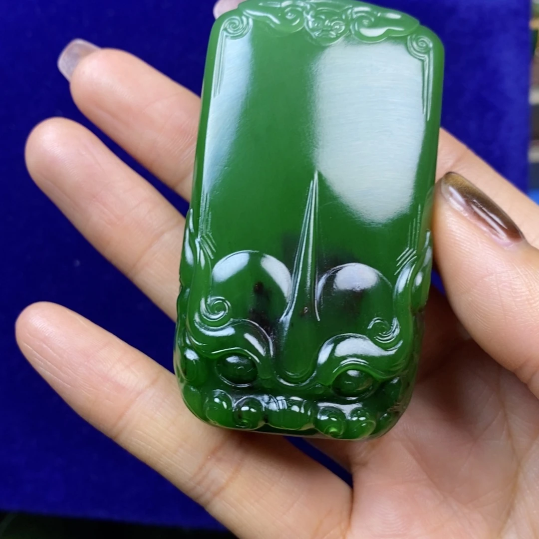 和田玉未镶嵌把件