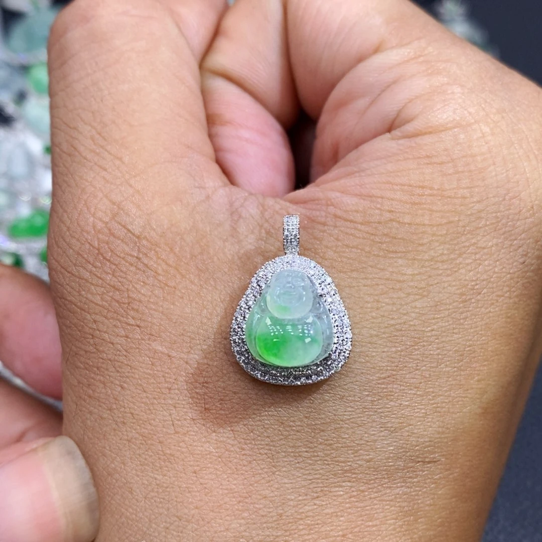 颈饰18K金镶嵌翡翠
