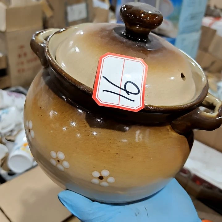 摆件盘子碗茶壶啥都有