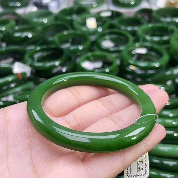 未镶嵌手镯和田玉（碧玉）