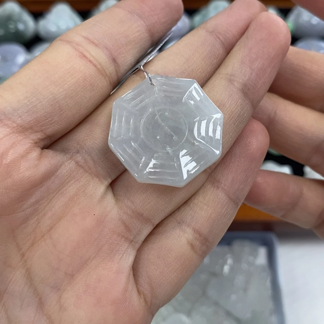 颈饰未镶嵌翡翠八卦