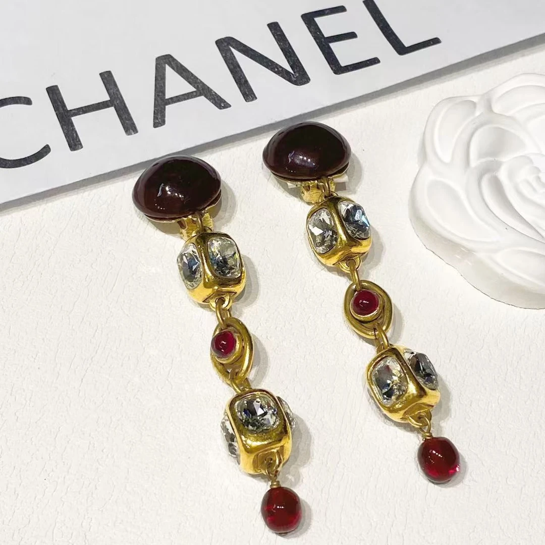 95新 Chanel/香奈儿 中古红琉璃莱茵石耳夹/M217330
