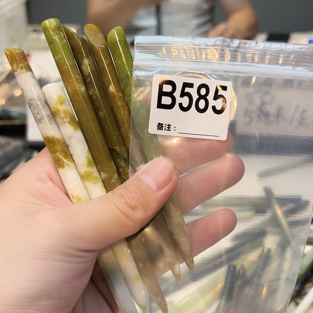 3***.未镶嵌蛇纹石玉发饰