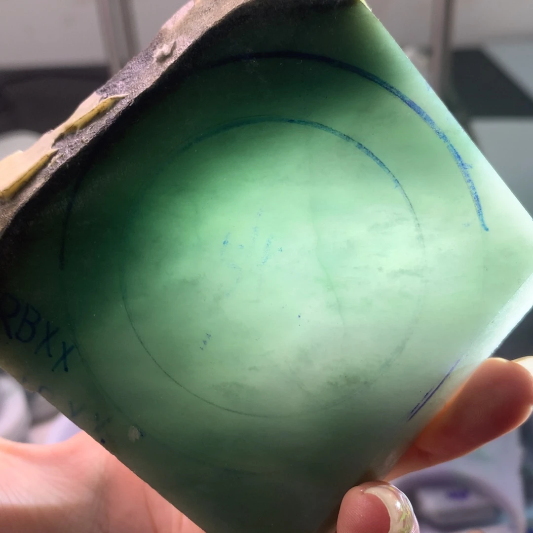 定制翡翠未镶嵌翡翠手镯