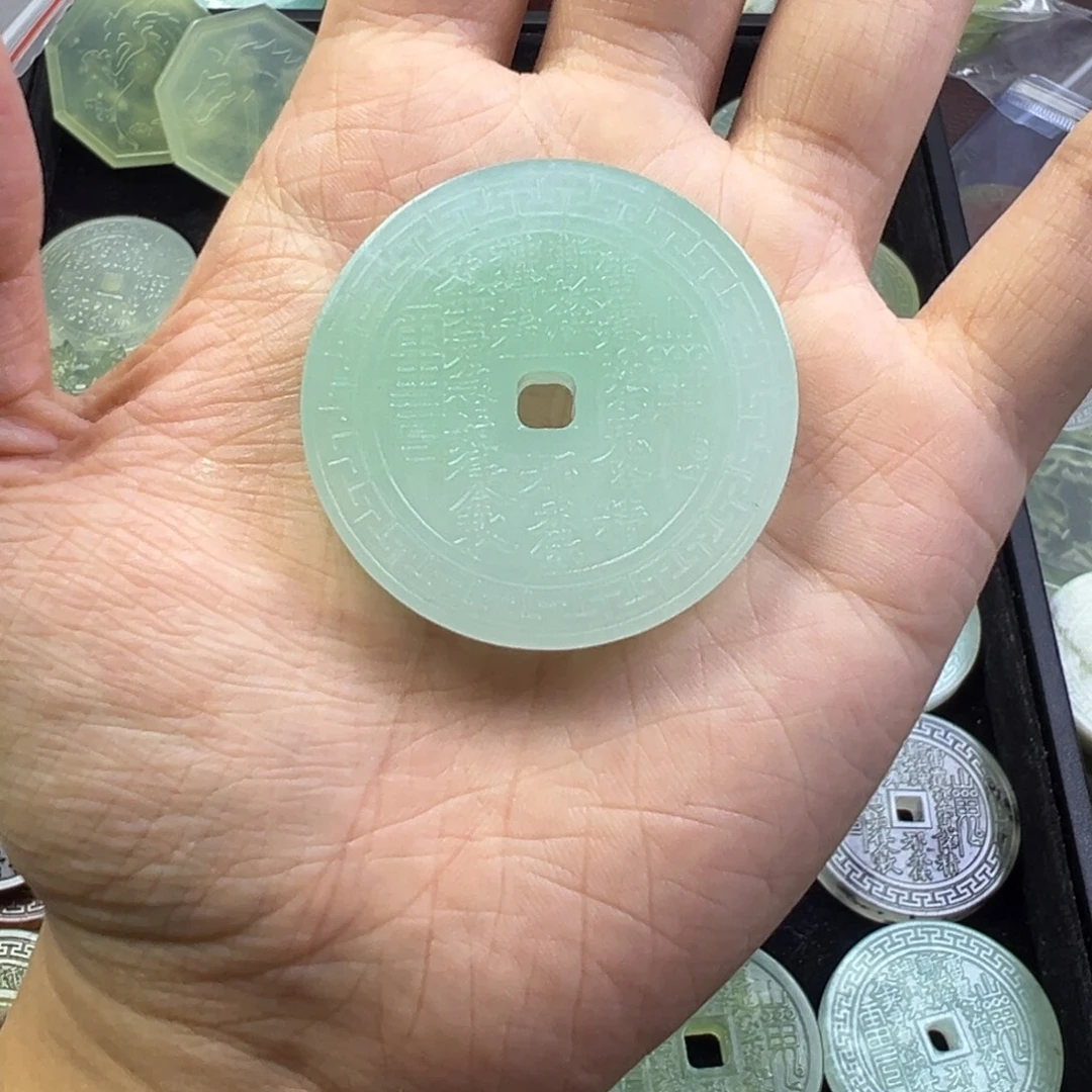 大***若蛇纹石玉未镶嵌颈饰