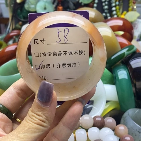 未镶嵌手镯石英岩玉