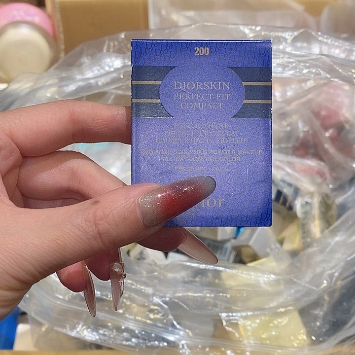 Z***z花岗石铁合金中古香水沐浴露持久留香