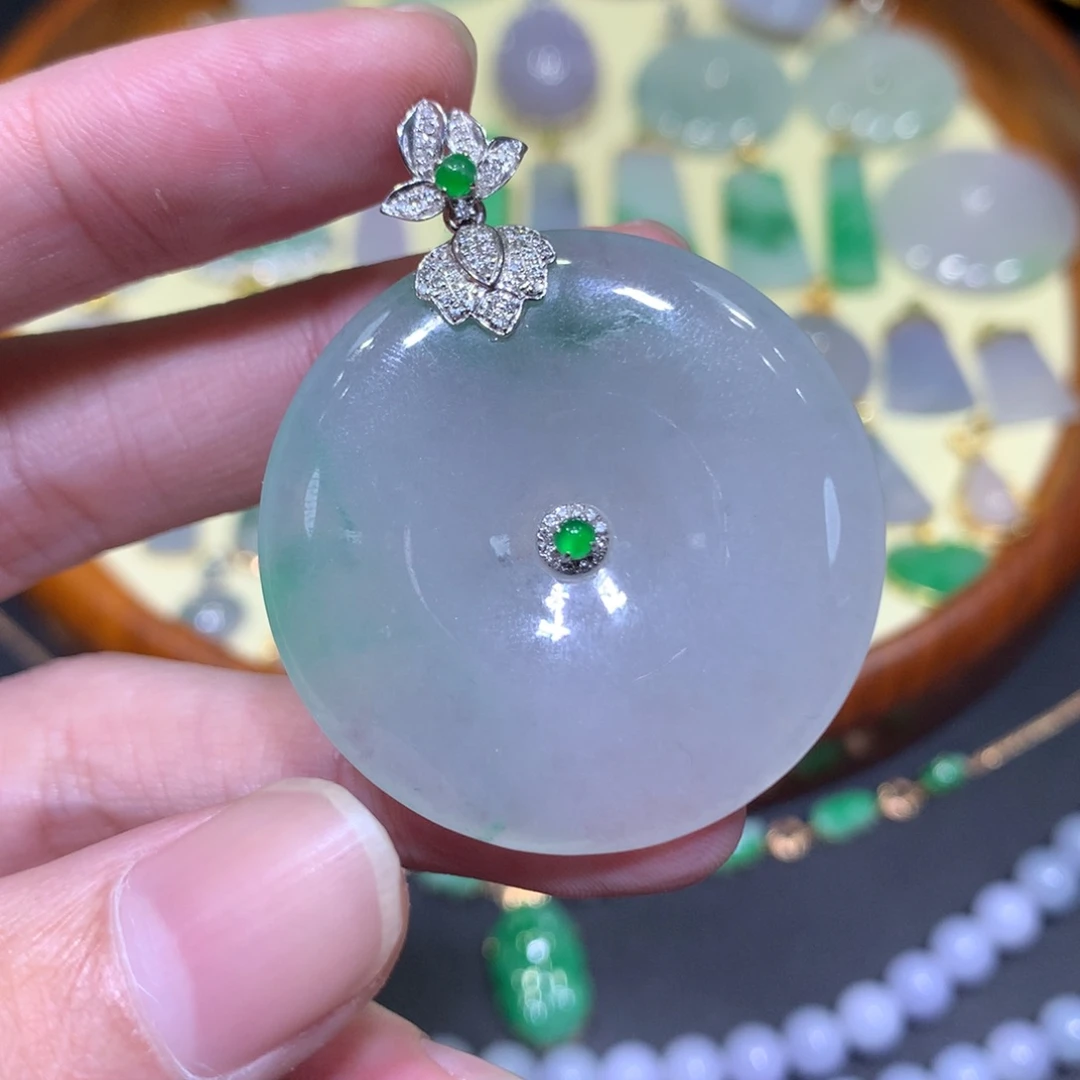 翡翠吊坠(不含链)18K金镶嵌