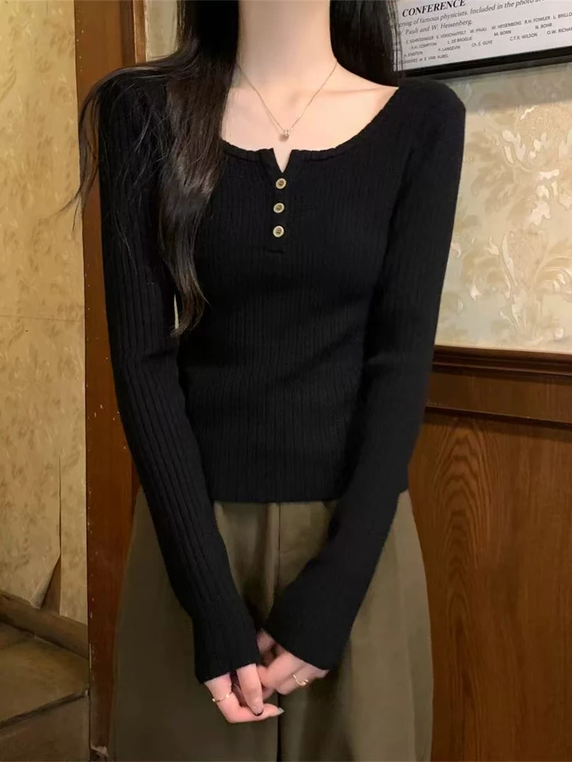 秋冬方领半开扣针织打底衫