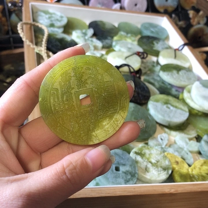 岫玉未镶嵌岫玉挂件