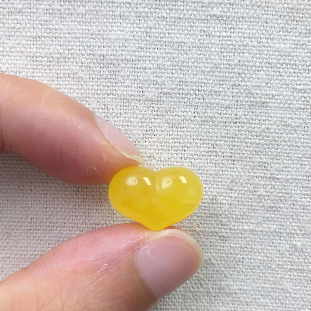 琥珀未镶嵌裸石屁桃