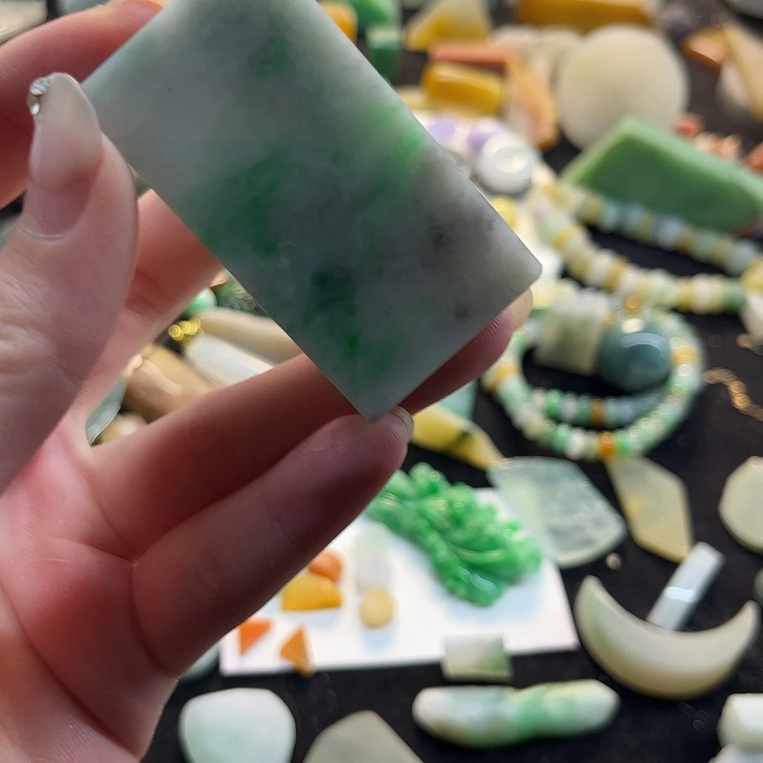 定制翡翠未镶嵌翡翠牌子