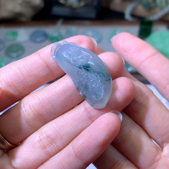 翡翠颈饰未镶嵌花