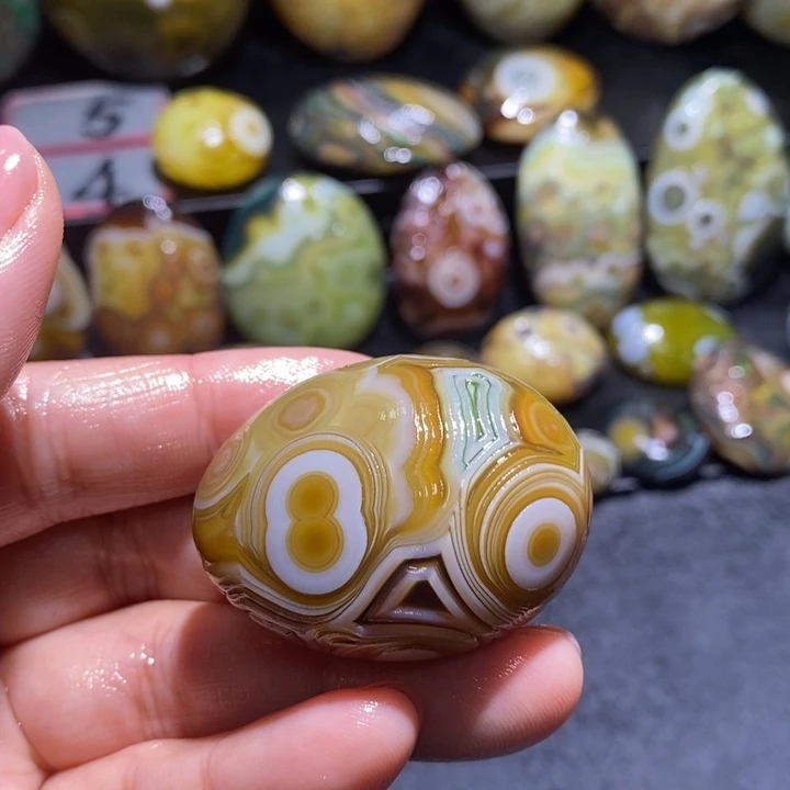 玛瑙/玉髓未镶嵌珠宝半成品70