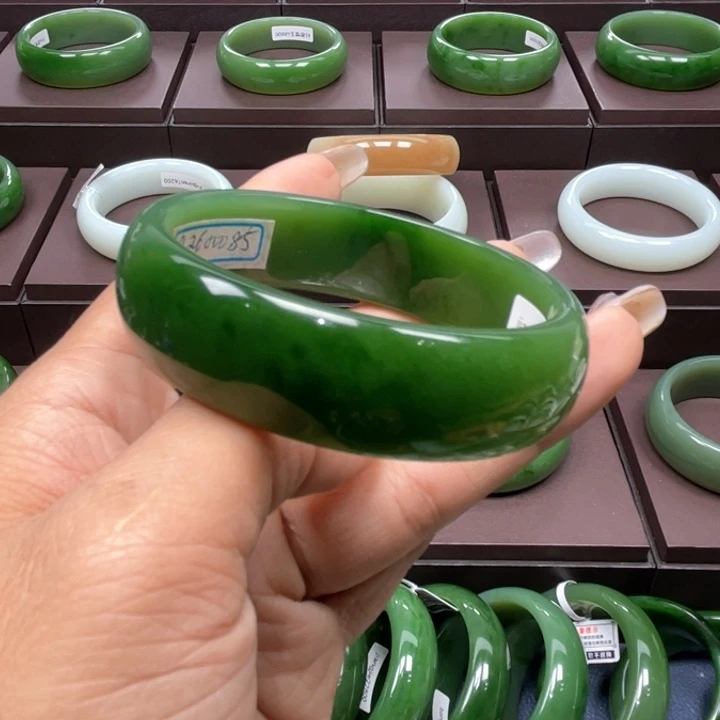 和田玉（碧玉）未镶嵌手镯