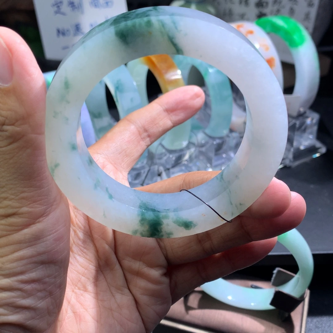 未镶嵌翡翠手镯定制翡翠