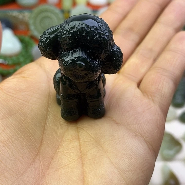 和田玉未镶嵌颈饰旺财