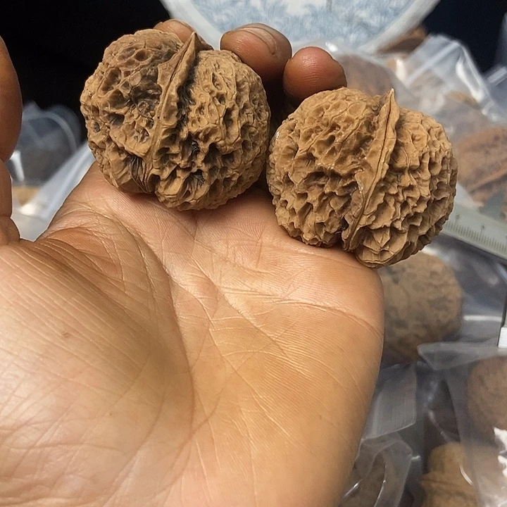 把件文玩核桃云南铁核桃基地23