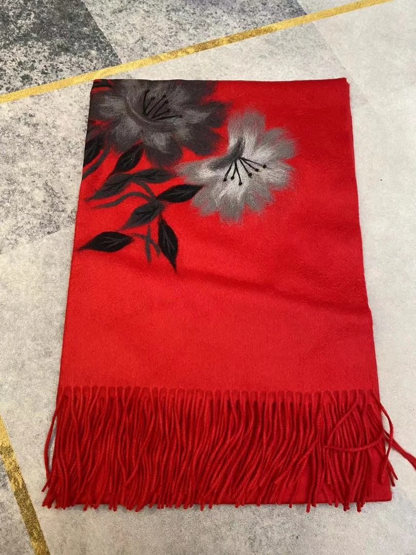 热情牡丹羊绒流苏围巾