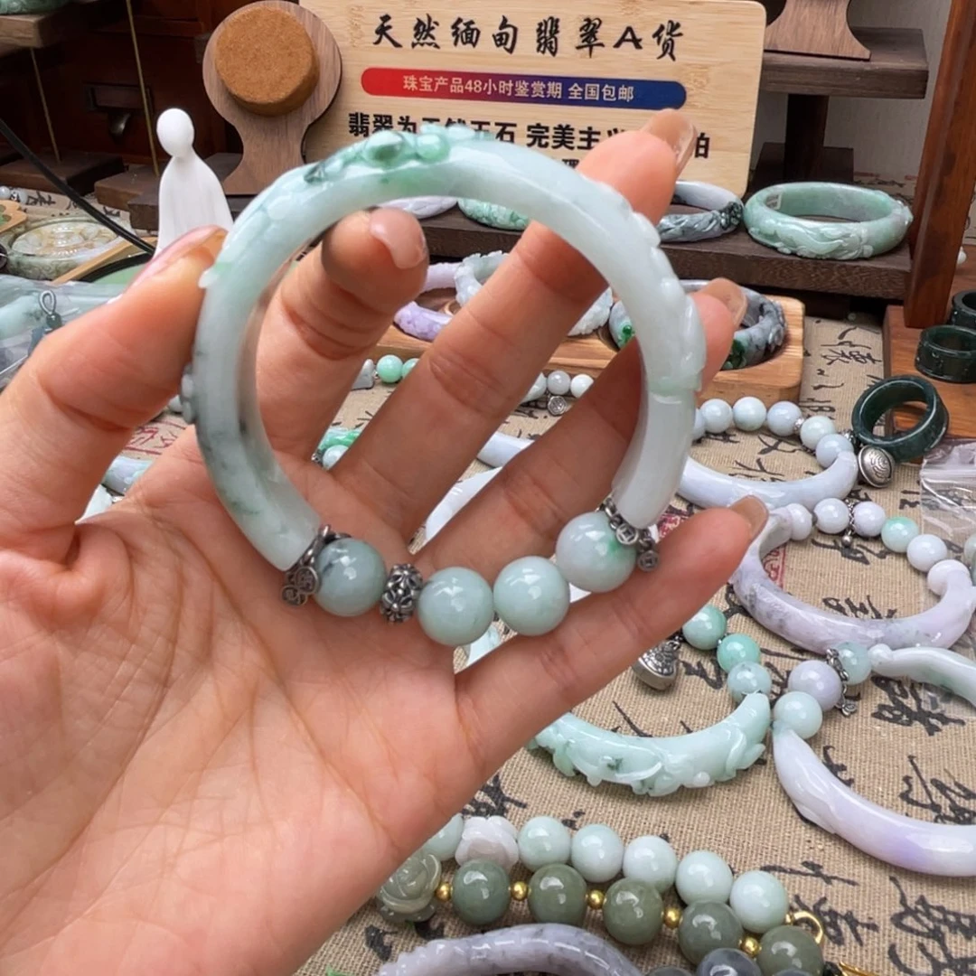 牛****翡翠未镶嵌手链手镯