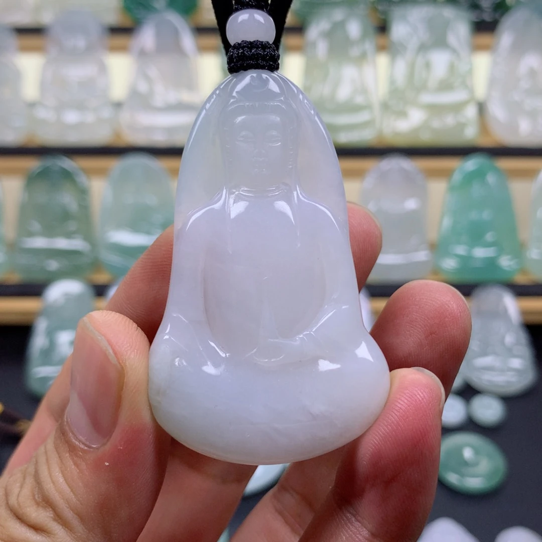 颈饰未镶嵌翡翠素衣观音