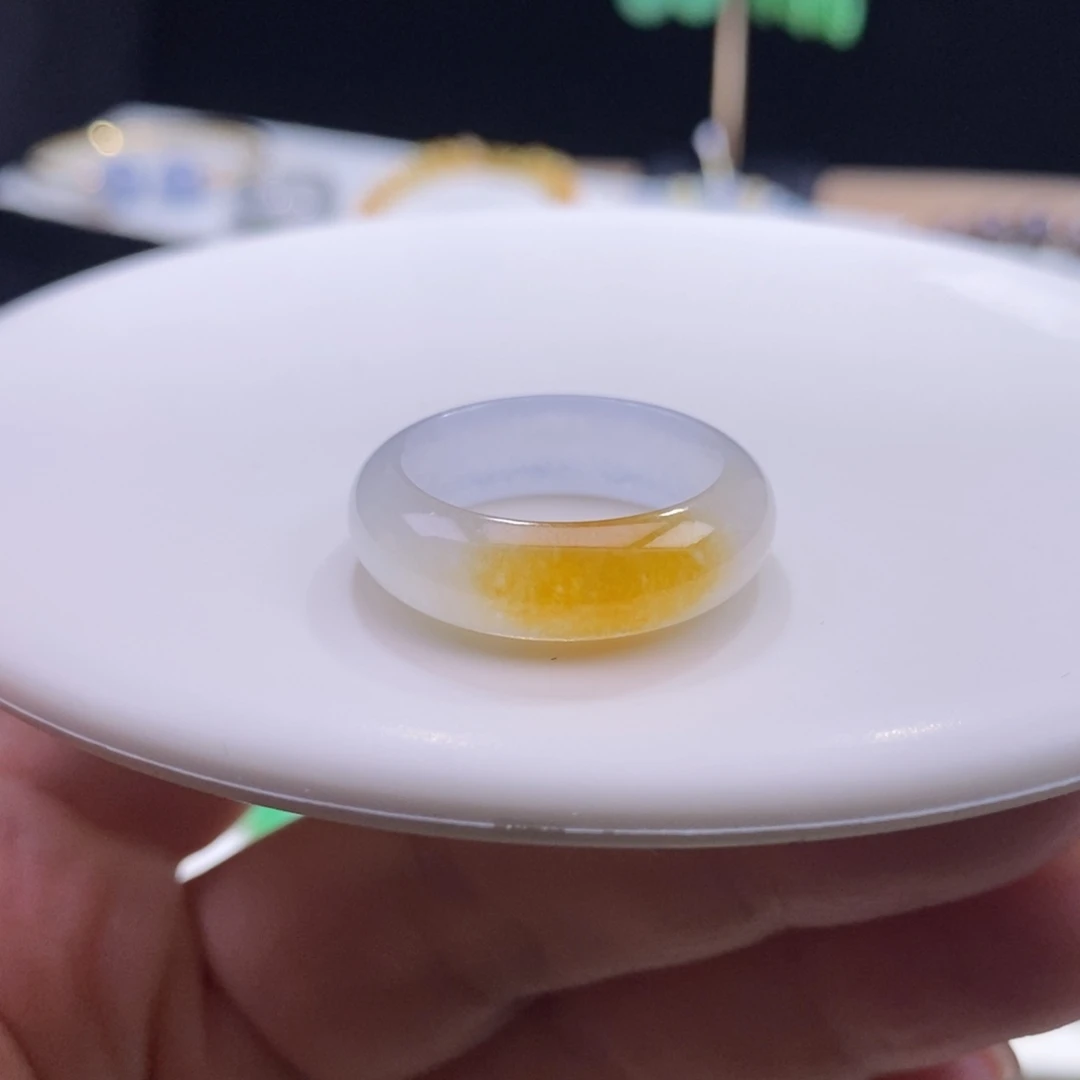 翡翠未镶嵌戒圈冰飘黄翡