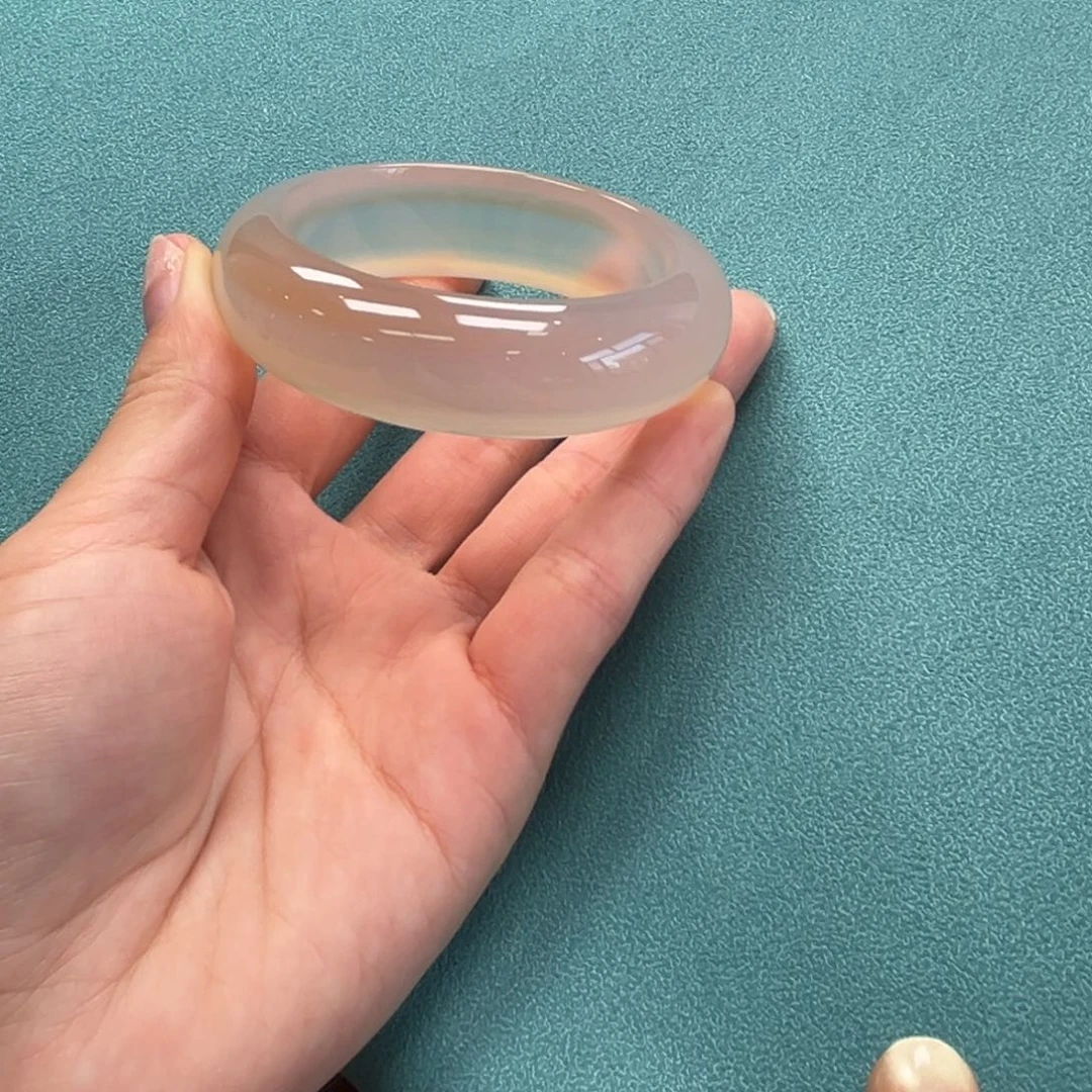 手镯玛瑙/玉髓未镶嵌t