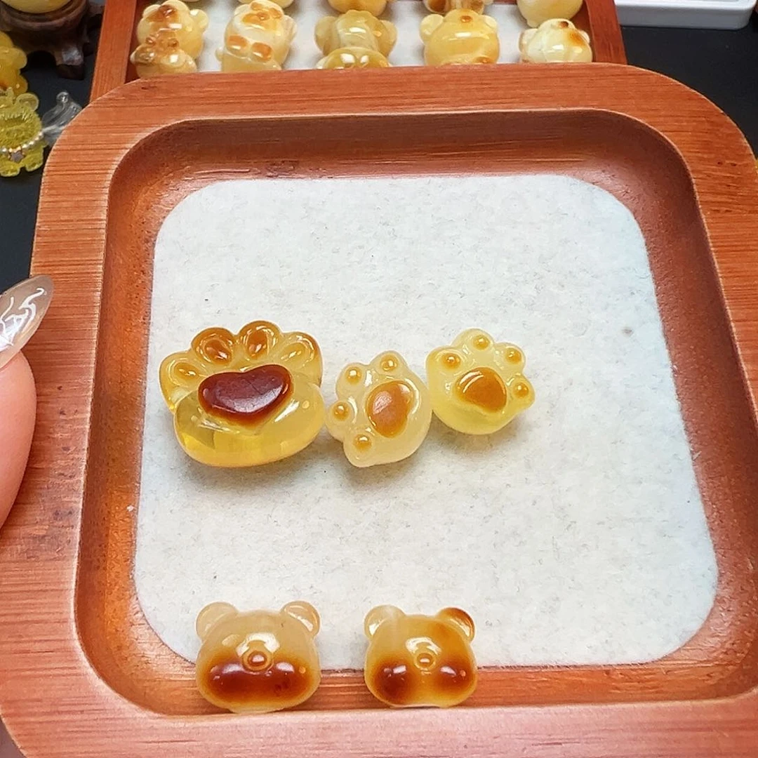 未镶嵌琥珀珠宝奇石