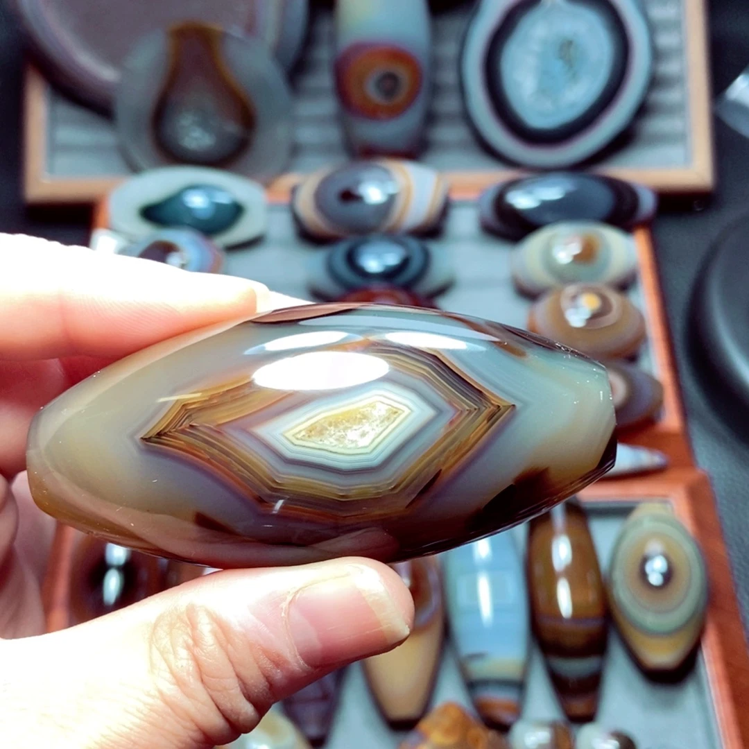 玛瑙/玉髓未镶嵌珠宝奇石