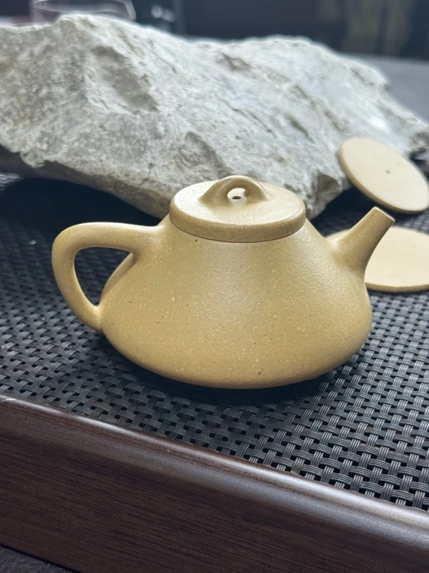 福砂造器“教育版”大水潭本绿（夹脂至纯）形体级子冶石瓢紫砂壶150c