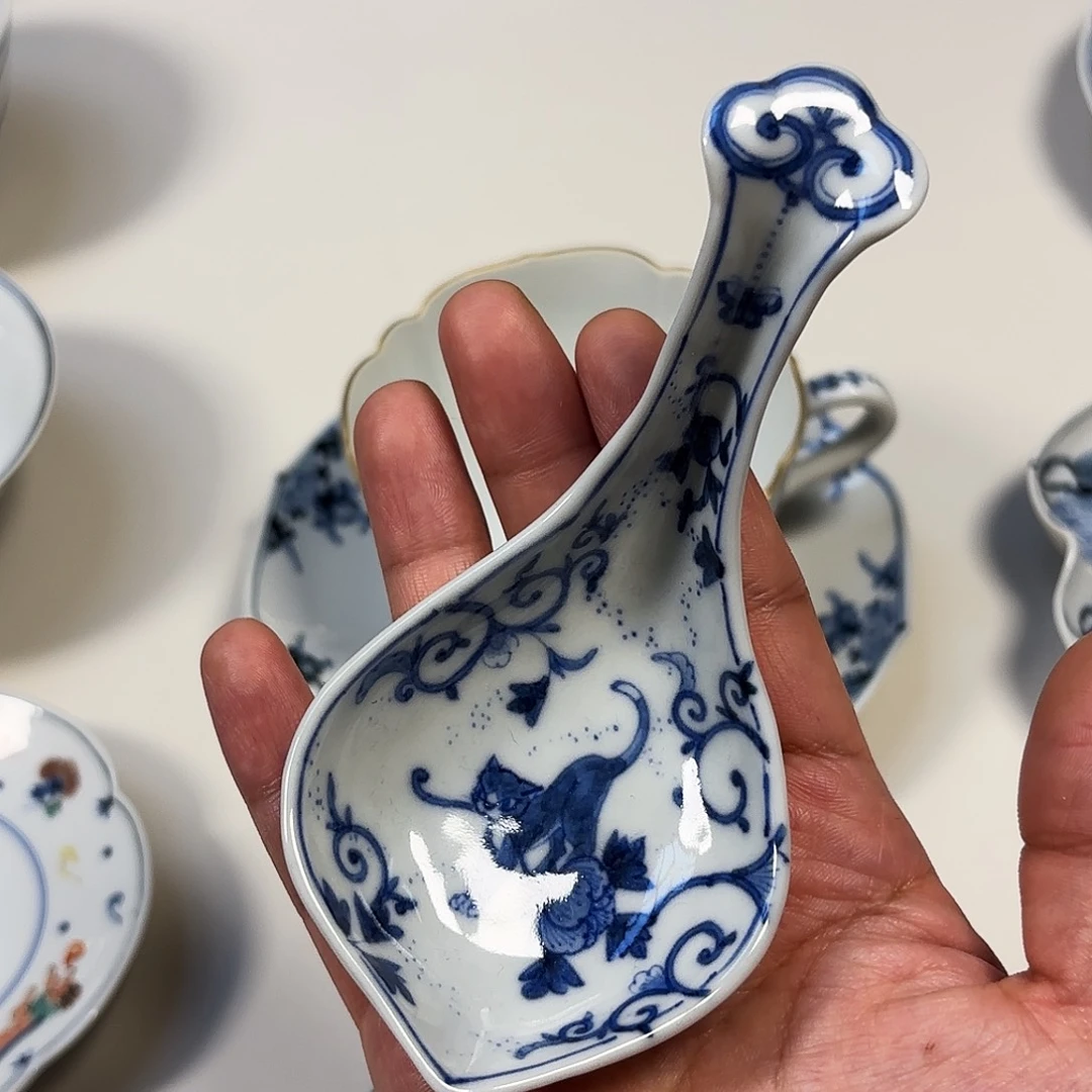 瓷      绫部史织