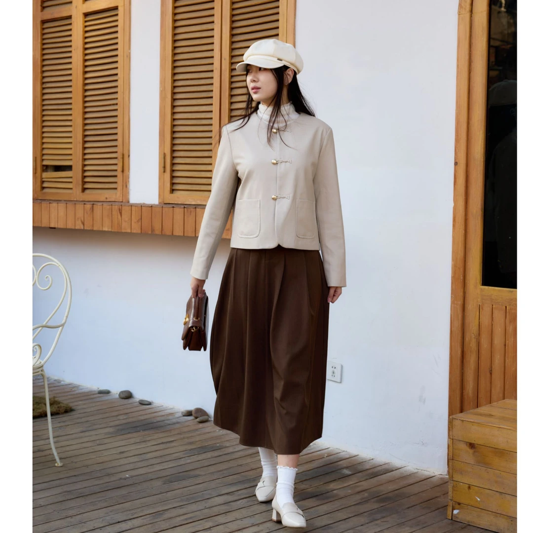 【首次五折】西町村屋简约风圆领精致金属扣短款外套HA9219015