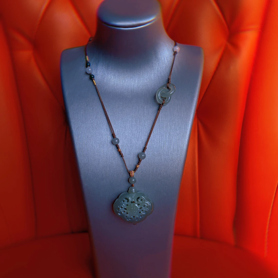 壹屿珠宝 0219012    和田玉典藏颈饰